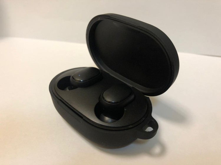 Силиконовый чехол для беспроводных наушников Xiaomi AirDots/Redmi AirDots (Black) Черный